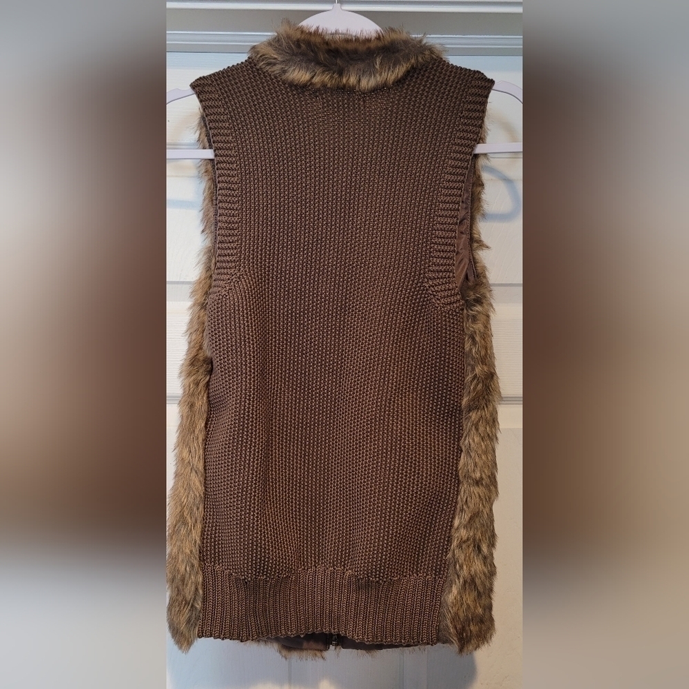 NWT $64 Women's Size XS Maurices Brown Faux Fur No Sleeve Vest Brand New Cute! - Picture 4 of 9